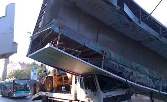 כפר סבא: גשר קרס על משאית, הנהג נהרג