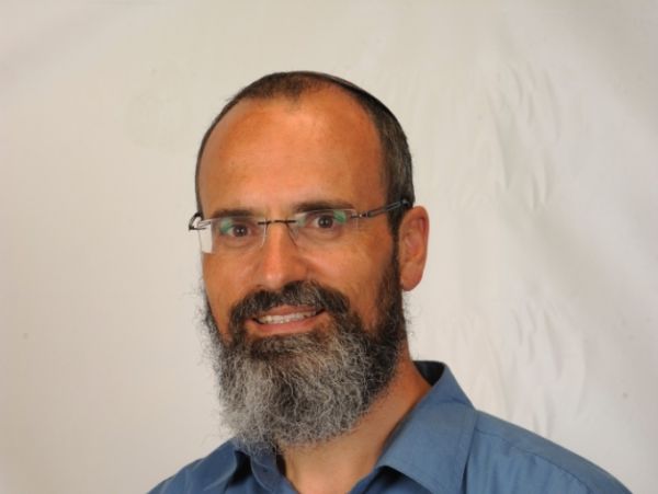 עורך 'בשבע': בנט נכנע לעיתונאים ובחר את הרב סתיו במחטף