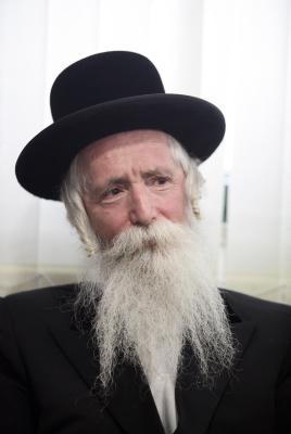 "אם הרב גרוסמן יתמודד לרבנות הראשית הוא ינצח בהליכה"