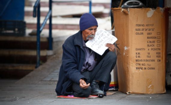 הרב אבינר: 90% מהקבצנים הם רמאים