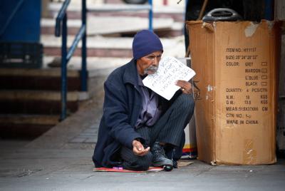 הרב אבינר: 90% מהקבצנים הם רמאים