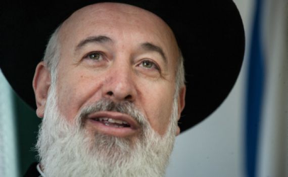 מקורבי הרב מצגר: "רודפים אותו ולא בפעם הראשונה"