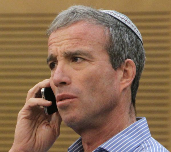 הרבנות הסירה כשרות; למה שטרן התערב?