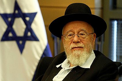 בעקבות הפגישה עם הקונסרבטיבים: הרב דב ליאור זועם על נפתלי בנט