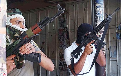 רקטות על אוטובוס בסיני, שלושה בני אדם נהרגו