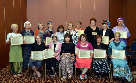 אמונה עתרה לבג"צ: דורשת הכרה בנשים כמשגיחות כשרות