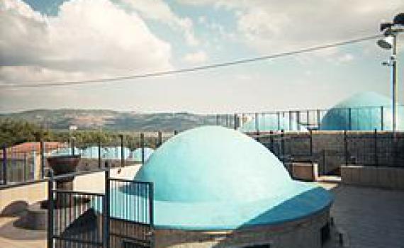 הקדושה לא נמצאת בקברים, גם אם מדובר בקברי צדיקים