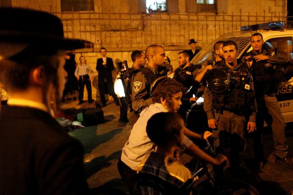 בנט מזהיר את תוקפי החייל החרדי: "מי שמעז לפגוע בחייל, ייענש בחומרה"