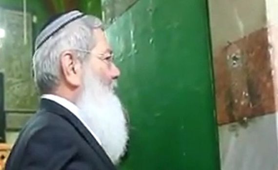 'תג מחיר' ערבי במערת המכפלה: מזוזות נגנבו והושחתו