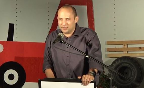 בנט ציין עשור לקידה: התשובה לחרם – לבנות עוד בתים