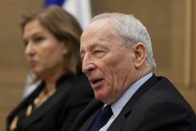 פנייה ליועץ המשפטי: פתח בחקירה נגד יוצרי ארץ נהדרת