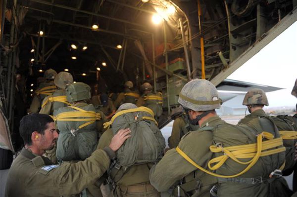 ברעל: צפו בתרגיל מוצנח של חטיבת הצנחנים