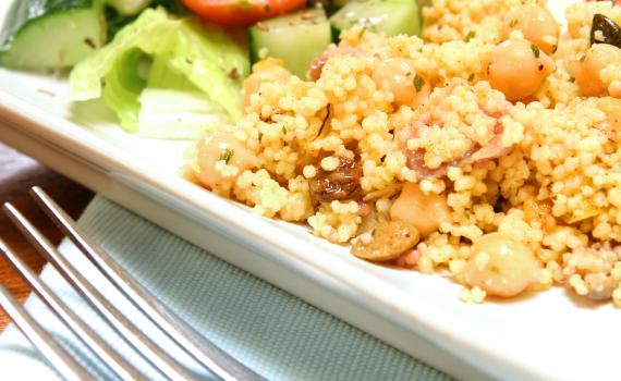 מתחברים לשורשים: מתכון למרק קוסקוס וירקות שורש