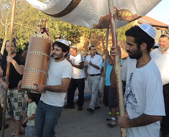 פרויקט חיים: מציל ספרי התורה הגנוזים