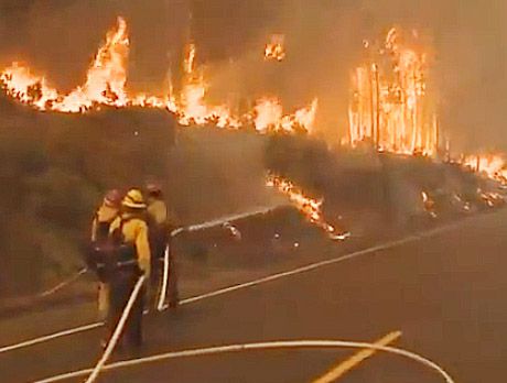 קליפורניה בוערת: 8,000 כבאים מול שריפה אחת