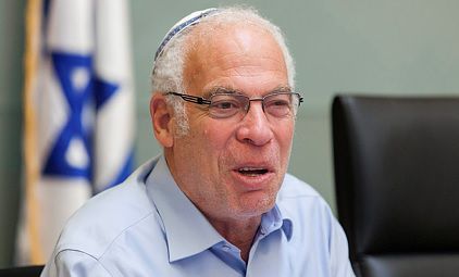 ניצחון לשטרן: השר אורי אריאל ספג נזיפה