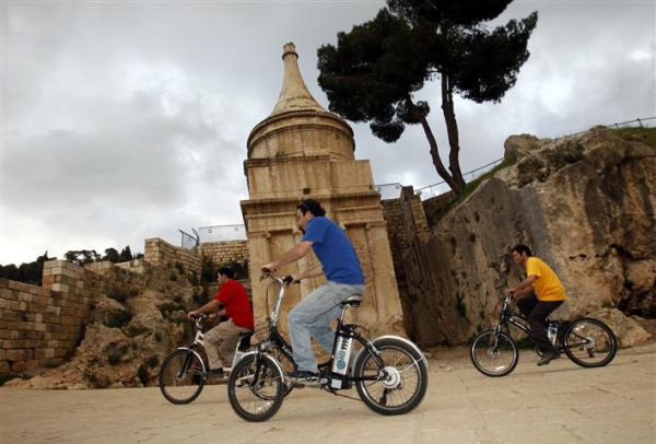 סיור בכיף: באופניים חשמליים אל "פטרה של ירושלים"