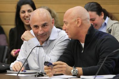 עופר שולח מוכר את המדינה בשביל חופן דולרים