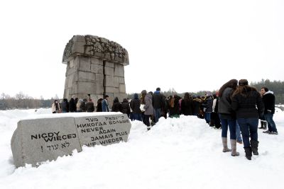 סגן שר החינוך אבי וורצמן בטרבלינקה:העם היהודי היה כאן לפניכם ויהיה גם אחריכם