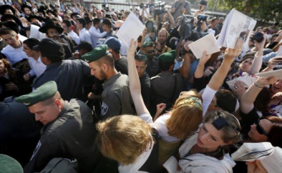 המשטרה נערכת למנוע מחר עימותים בכותל