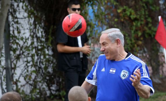 "מודה על ההתעניינות בשלומי. ממשיך לדאוג לביטחונכם"