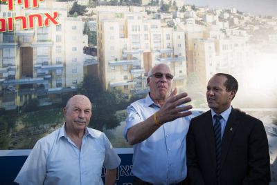אריאל: נמשיך לבנות אלפי דירות בירושלים וביו"ש