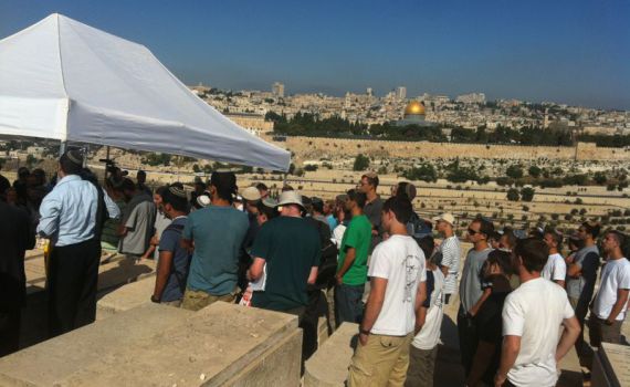 ג' באלול: אלפים על ציון קברו של הראי"ה קוק זצ"ל