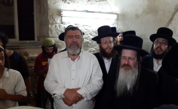 אח האדמו"ר מנדבורנה ו-2,500 איש עלו לקבר יוסף