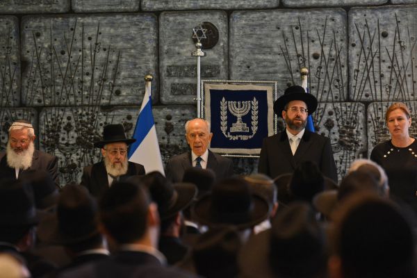 הפתעה? הרבנים הראשיים לישראל שרים התקווה. צפו