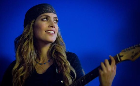 אני ואתה: שירה אורן בשיר בעקבות המסע לאומן