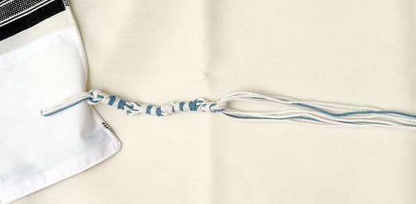 הרב אבינר: בינתיים אסור להטיל תכלת בציצית