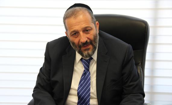 דרעי מכריז מלחמה: "עם ישראל הסתדר אלפי שנים בלי המאחזים"