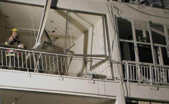 תל-אביב: גג בניין קרס, אדם נהרג