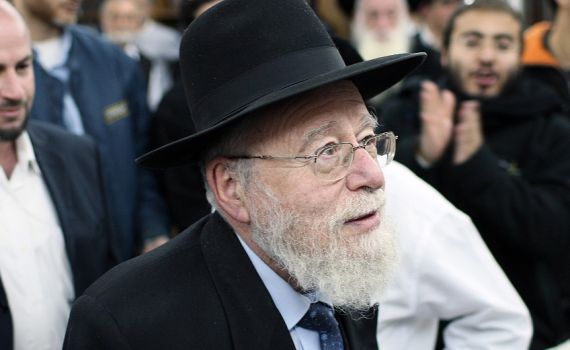 "בניית סוכה בעזרת פרגולה – הידור מצווה"