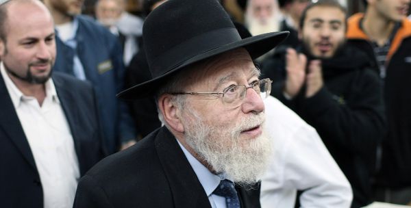 "בניית סוכה בעזרת פרגולה – הידור מצווה"