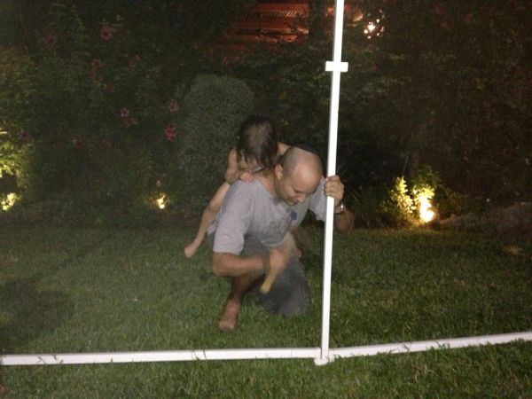 מוצאי יום כיפור: בבית היהודי כבר בונים את הסוכה