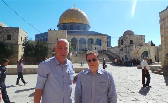 לקראת הבחירות: אורי אריאל ברך את דב קלמנוביץ' בברכת כהנים בהר הבית