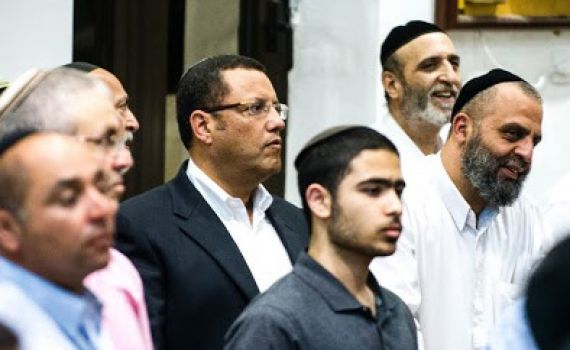 צפו: משה ליאון חורש את מנייני הסליחות בירושלים