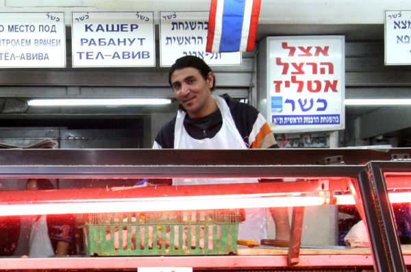 הרב אבינר: לא צריך לקנות עופות מהדרין