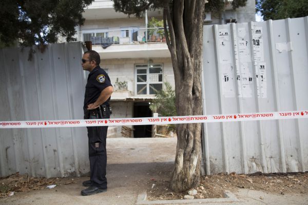 חשד: אם דקרה למוות את ילדיה וניסתה להתאבד