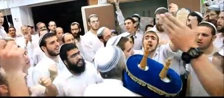 צפו בהקפות שניות בבית הרב קוק ובהר המור