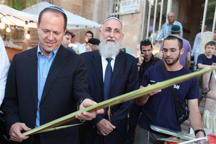 ברקת בשוק ארבעת המינים: ירושלים מאוחדת בחג הסוכות