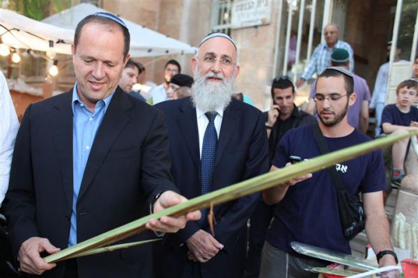 ברקת בשוק ארבעת המינים: ירושלים מאוחדת בחג הסוכות