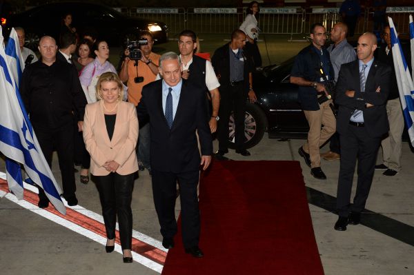 צפו בראש הממשלה בדרכו לארה"ב: "מול מתק השפתיים, צריך לומר את האמת"