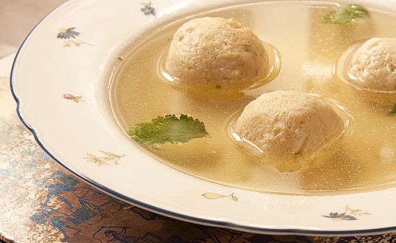 זה לא שולחן שבת בלי קניידלך