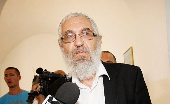 מועצת הרבנות הראשית לישראל תדון בשלילת התואר "רב" מהרב אלון