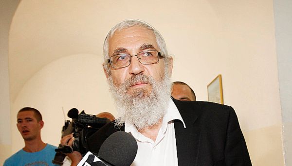 מועצת הרבנות הראשית לישראל תדון בשלילת התואר "רב" מהרב אלון