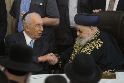 נשיא המדינה נפרד מהרב עובדיה יוסף ונישק את ידו