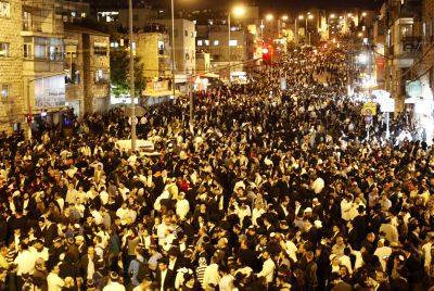 מסע הלוויה: למעלה מ-600,000 משתתפים