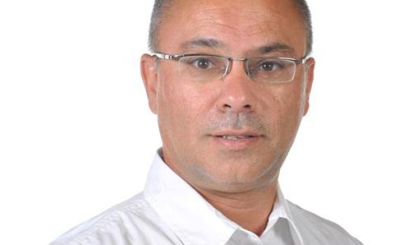 "כולם לבשו כיפות כדי לקבל את תמיכת ש"ס וחב"ד"